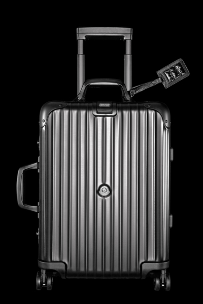 Una alianza para crear la maleta perfecta: RIMOWA y Moncler. Precio: C.P.V. © Moncler
