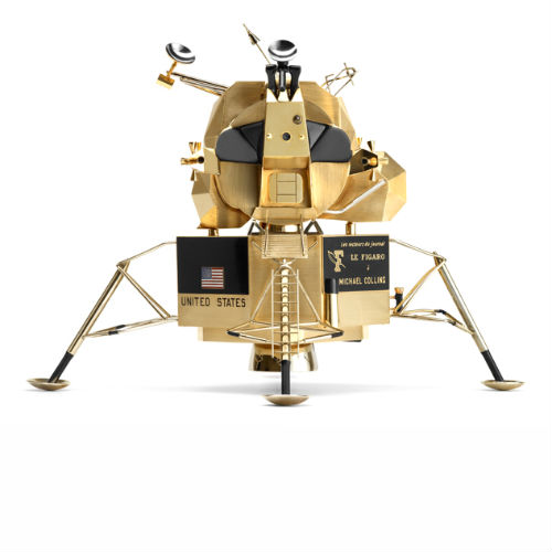 Entre las piezas más curiosas encontramos esta réplica del Módulo de Paseo Lunar con la que Le Figaro obsequió a Armstrong, Aldrin y Collins cuando visitaron París después de pisar la Luna. ©